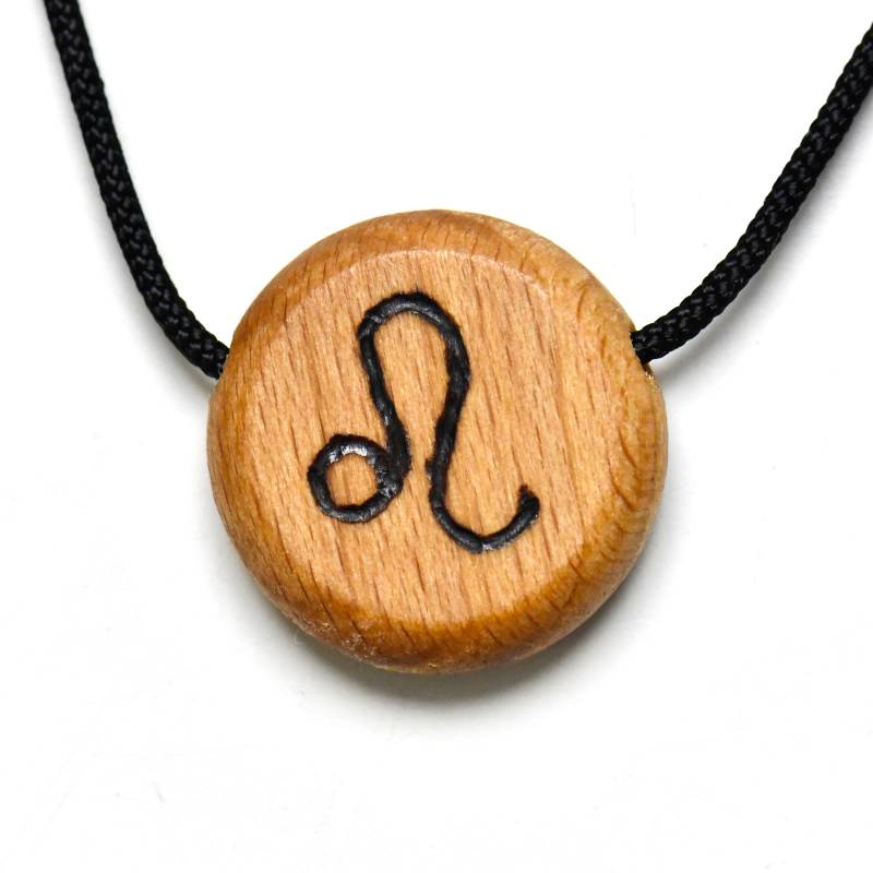 sternzeichen Löwe Leo Amulett Aus Buchenholz Hartholz Mit Von Hand Gebranntem Tierkreiszeichen Anhänger Holzschmuck Buche von Baumperlen