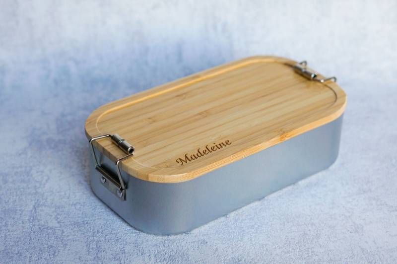 Personalisiert Tupperbox, Lunchbox Aus Weissblech Mit Holzdeckel Und Namen Personalisiert Tupperbox, Lunchbox Aus Weissblech Mit Holzdeckel Und Namen von Bavariancraft