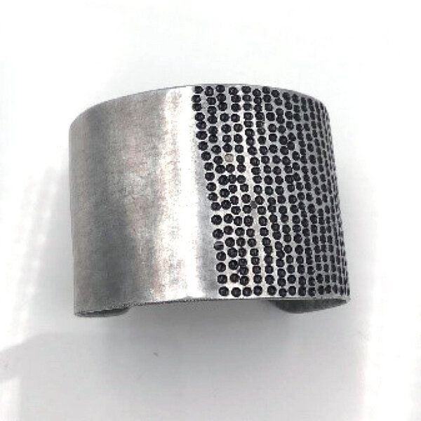 Bawa Hope Armreif Aluminium "Half Dots" recycelt von Bawa Hope