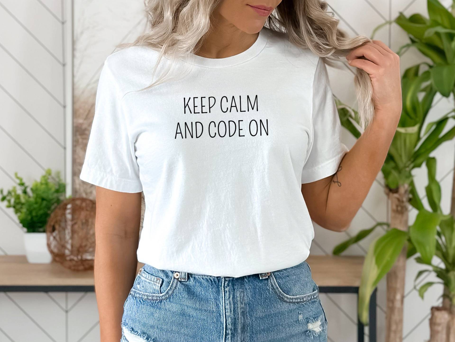 Behalten Sie Ruhe Und Code Auf Shirt Lustiges Programmier-Liebhabergeschenk Computer T-Shirt Netz-Shirt Behalten Sie Ruhe Und Code Auf Shirt Lustiges Programmier-Liebhabergeschenk Computer T-Shirt Netz-Shirt von BaylineWear