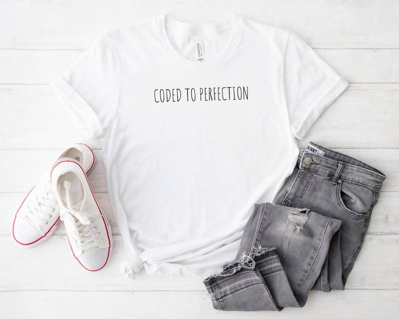 Coded To Perfection Shirt Lustiges Programmier-Liebhaber-Geschenk Computer T-Shirt Code Web-Shirt Coded To Perfection Shirt Lustiges Programmier-Liebhaber-Geschenk Computer T-Shirt Code Web-Shirt von BaylineWear