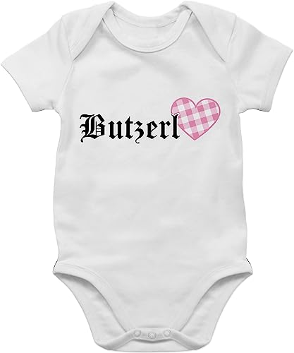 BZ10 Baby Body Strampler - Bayern Babys - Butzerl rosa Herz - 1/3 Monate - Weiß - babyartikel bayrisch bayerische babybody bayerisch bayerischer sprüche mädchen kleidung bayrische sachen jungen von Bazi Shirts