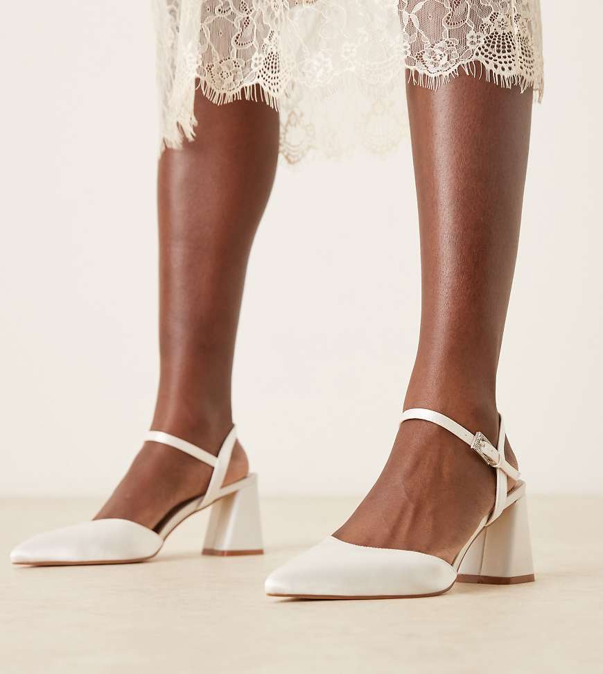 Be Mine Wide Fit - Bridal Ravina - Schuhe in Elfenbein mit Blockabsatz und spitzer Zehenpartie-Weiß von Be Mine Wide Fit