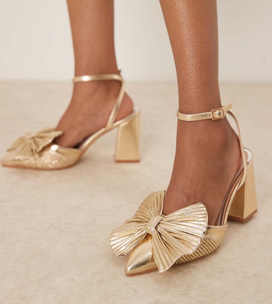 Be Mine Wide Fit - Sierra - Pumps aus goldenem Satin mit Absatz und Schleifendetail, weite Passform-Goldfarben von Be Mine Wide Fit