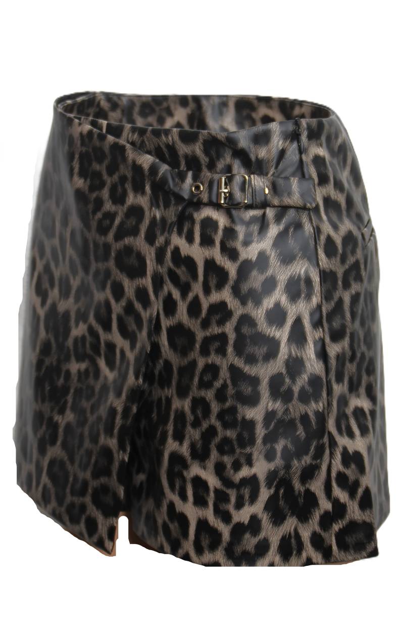 Shorts - Minirrock aus Kunstleder in Leo Look von Be Noble