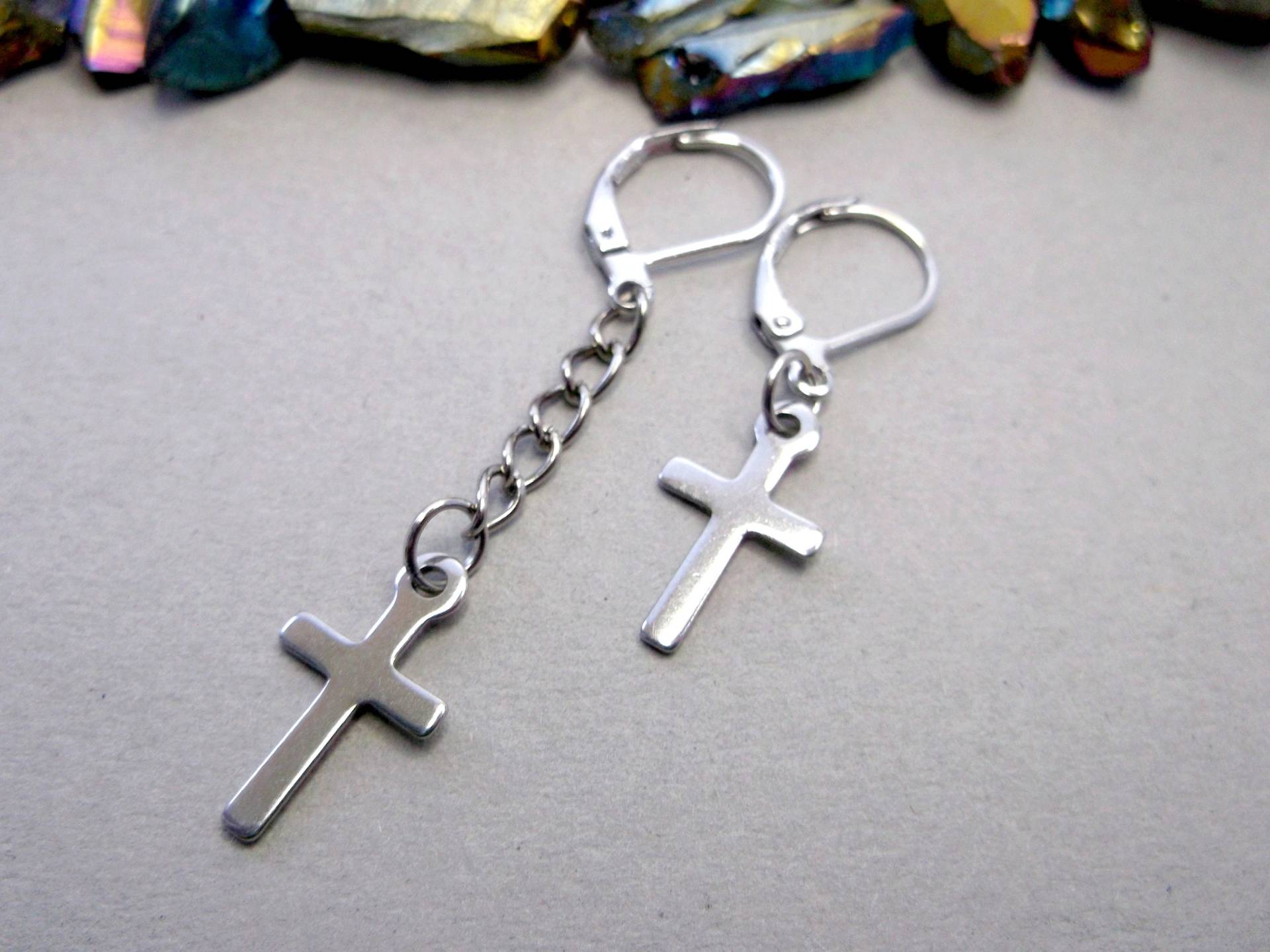 Edelstahl Kreuz Ohrring Goth Style von BeAliter