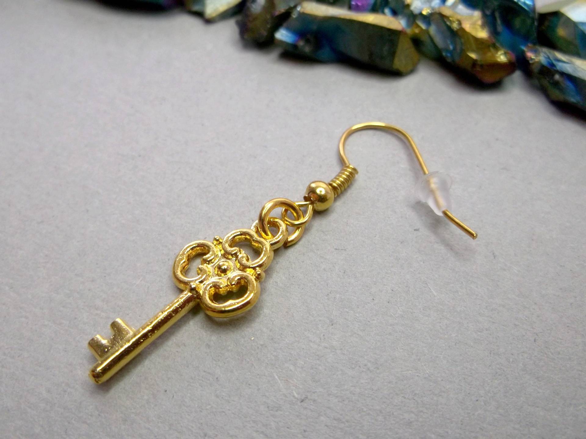 Goldener Schlüssel Ohrring Unisex Talisman Amulett von BeAliter