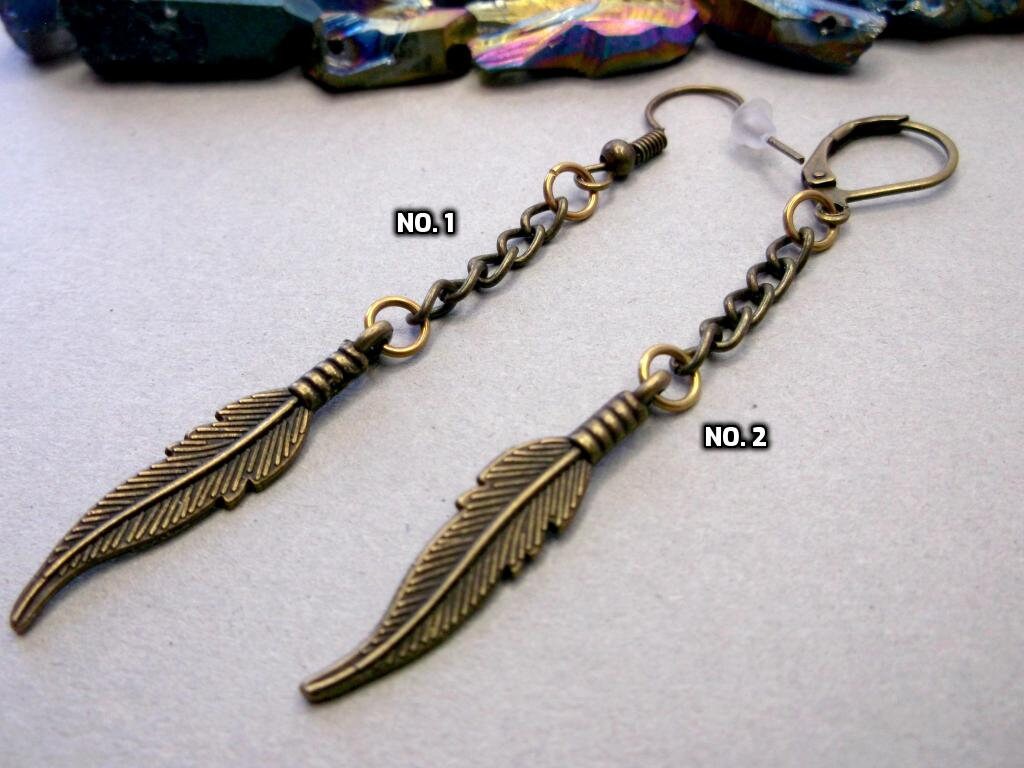 Messing Feder Ohrring Im Goth Hippie Stil von BeAliter