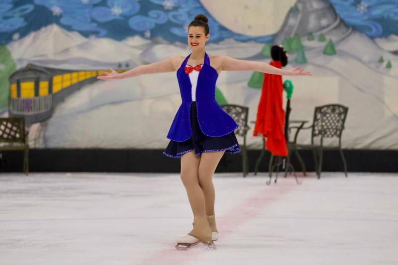 Skating Kleid, Cosplay Kostüm, Kindermädchen Kostüm Skating Kleid, Cosplay Kostüm, Kindermädchen Kostüm von BeBaGo