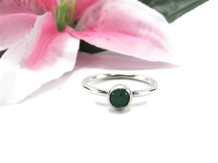 Grüner Edelstein Stapelring - Zierliche Sterling Silber Ring Natürliche Grüne Stacker Aventurin von BeBeautifulDesigns