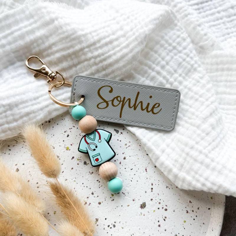 Kleines Abschiedsgeschenk Für Die Beste Pflegerin Oder Krankenschwester | Personalisierter Schlüsselanhänger Lederlook Perlenanhänger Türkis von BeBonnieShop