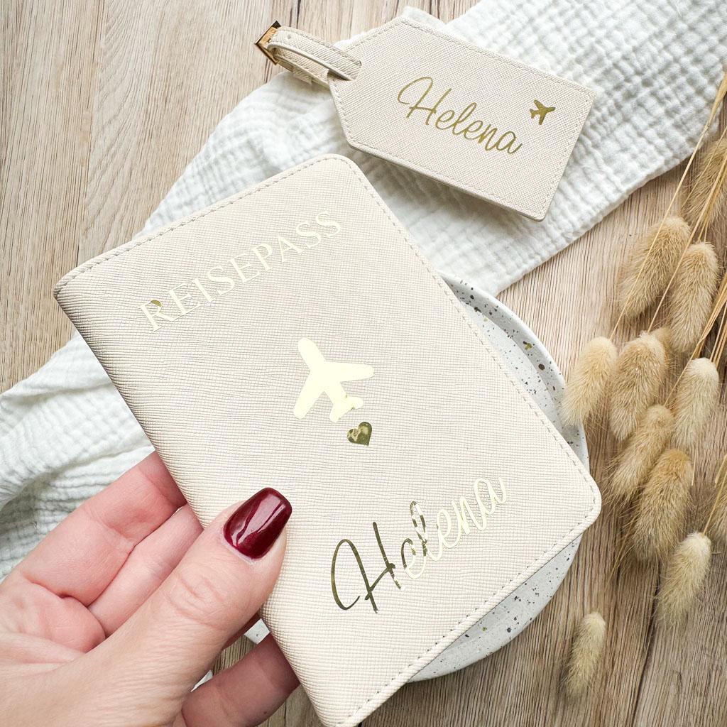 Reisepasshülle + Kofferanhänger Personalisiert Mit Name | Geschenk Jga Hochzeit Brautjungfern Trauzeugin Freundin Schwester Flugzeug Herz von BeBonnieShop