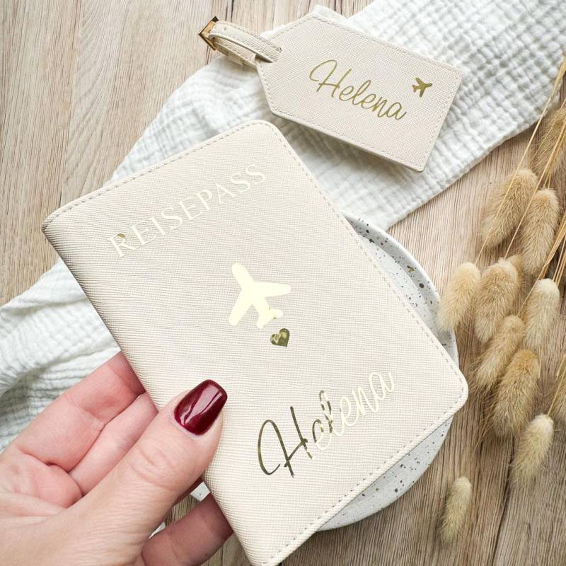 Reisepasshülle + Kofferanhänger Personalisiert Mit Name | Geschenk Jga Hochzeit Brautjungfern Trauzeugin Freundin Schwester Flugzeug Herz von BeBonnieShop