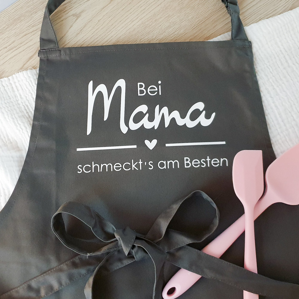 Schürze Für Erwachsene Personalisiert "Bei Mama Schmeckts Am Besten" | Kochschürze Backschürze Geschenkidee Zum Geburtstag Geschenk von BeBonnieShop