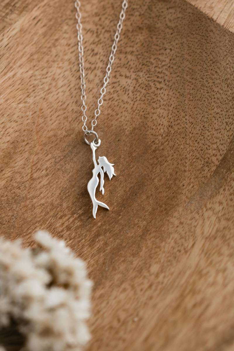 sterling Silber Mermaid Charm Halskette Sea Lover Schmuck von BeCharmedandCompany