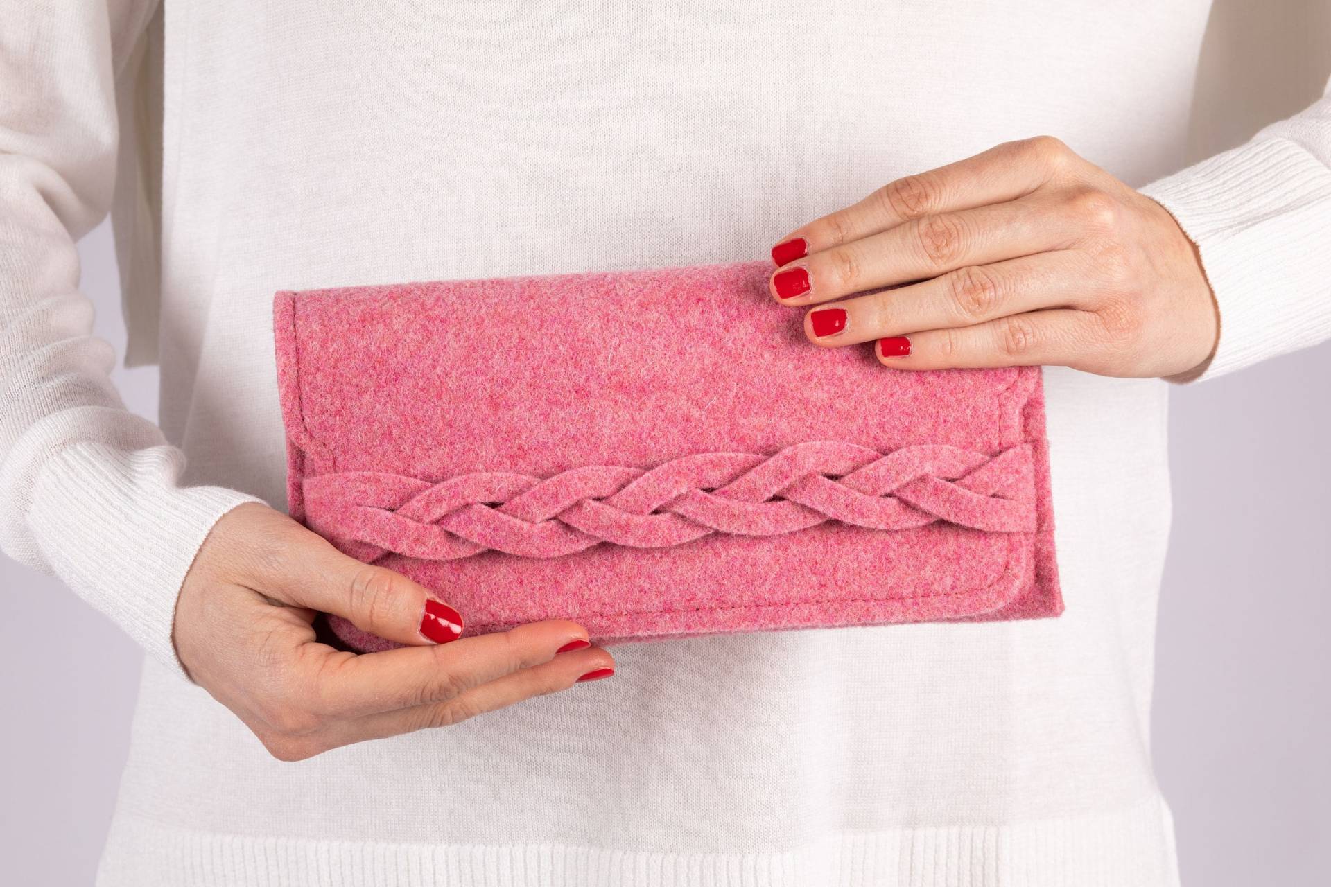 Filz Portemonnaie Frau in Rosa Mit Zopf, Wolle Clutch Filz Portemonnaie Frau in Rosa Mit Zopf, Wolle Clutch von BeFeltBag
