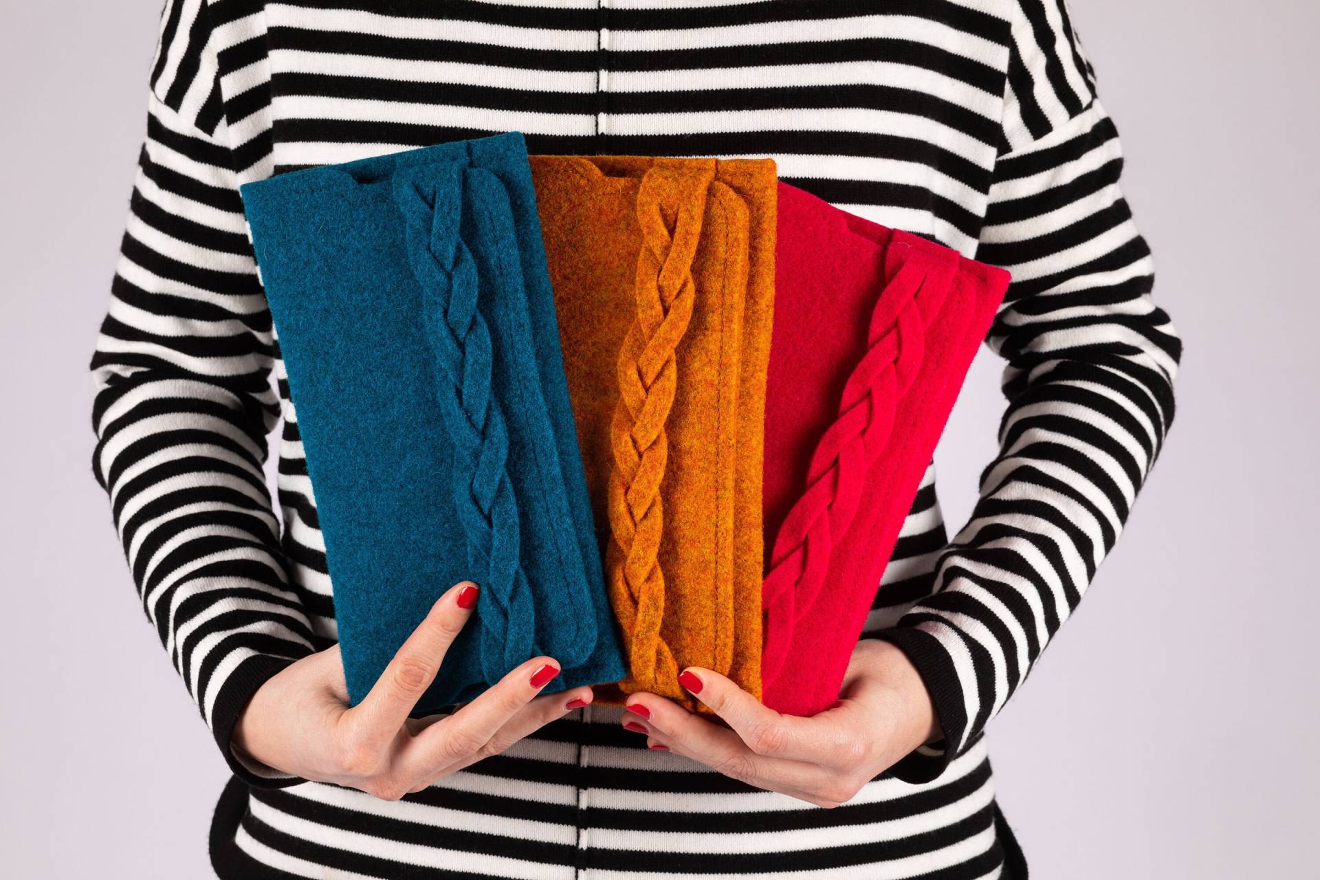 Langes Portemonnaie Frau Aus Petrolblauem Wollfilz Mit Zopf, Gebrannte Orange Handtasche Clutch Geldbeutel, Rosa Slim Bifold Geldbörse Langes Portemonnaie Frau Aus Petrolblauem Wollfilz Mit Zopf, Gebrannte Orange Handtasche Clutch Geldbeutel, Rosa Slim Bifold Geldbörse von BeFeltBag