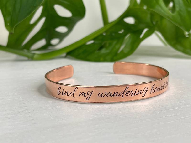 Binden Sie Mein Wanderherz An Dich | Komm Thou Fount Von Jedem Segen Christlicher Freund Geschenk Für Frauen Schrift Armband Bestätigung Binden Sie Mein Wanderherz An Dich | Komm Thou Fount Von Jedem Segen Christlicher Freund Geschenk Für Frauen Schrift Armband Bestätigung von BeFoundStanding