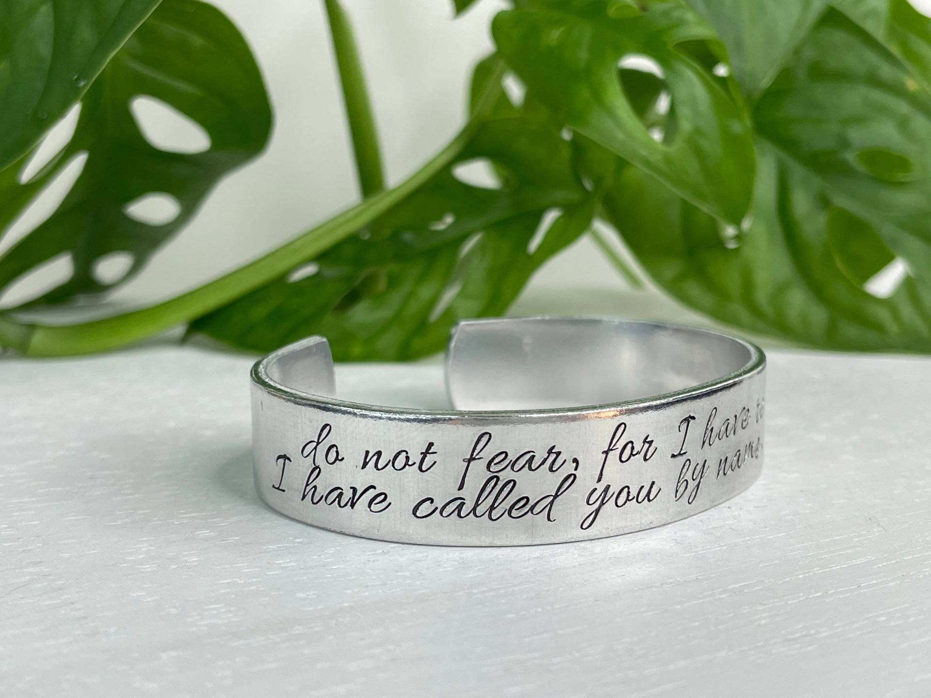 Jesaja 431 Fürchte Dich Nicht, Denn Ich Habe Erlöst Ich Beim Namen Gerufen | Schrift Armband Christliches Ermutigungsgeschenk Trauerfall Jesaja 431 Fürchte Dich Nicht, Denn Ich Habe Erlöst Ich Beim Namen Gerufen | Schrift Armband Christliches Ermutigungsgeschenk Trauerfall von BeFoundStanding