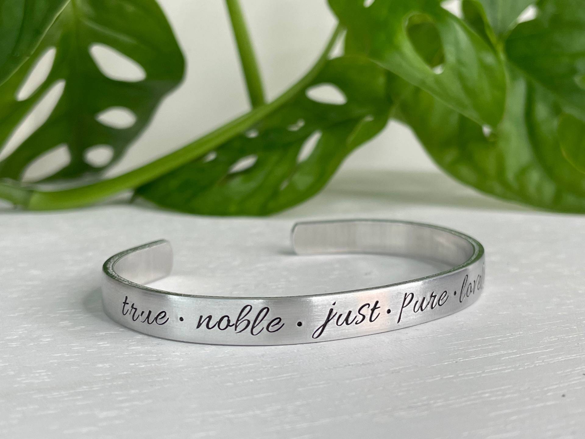 Philipper 4, 8 | Wahr Edel Einfach Nur Rein Reizend Bewundernswert Bibel Vers Armband Christliches Geschenk Für Sie Ermutigungsgeschenk Konfirmation Philipper 4, 8 | Wahr Edel Einfach Nur Rein Reizend Bewundernswert Bibel Vers Armband Christliches Geschenk Für Sie Ermutigungsgeschenk Konfirmation von BeFoundStanding