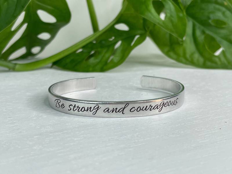 Sei Stark Und Mutig | Schrift Armband Josua 19 Ermutigungsgeschenk Christlichen Schmuck Für Frau Taufgeschenk Sei Stark Und Mutig | Schrift Armband Josua 19 Ermutigungsgeschenk Christlichen Schmuck Für Frau Taufgeschenk von BeFoundStanding