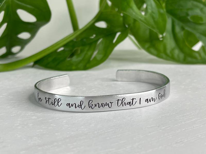 Sei Still Und Wisse | Psalm 4610 Bibelvers Schrift Armband Christlicher Freund Ermutigung Geschenk Fehlgeburt Schmuck Trauerfall Sei Still Und Wisse | Psalm 4610 Bibelvers Schrift Armband Christlicher Freund Ermutigung Geschenk Fehlgeburt Schmuck Trauerfall von BeFoundStanding