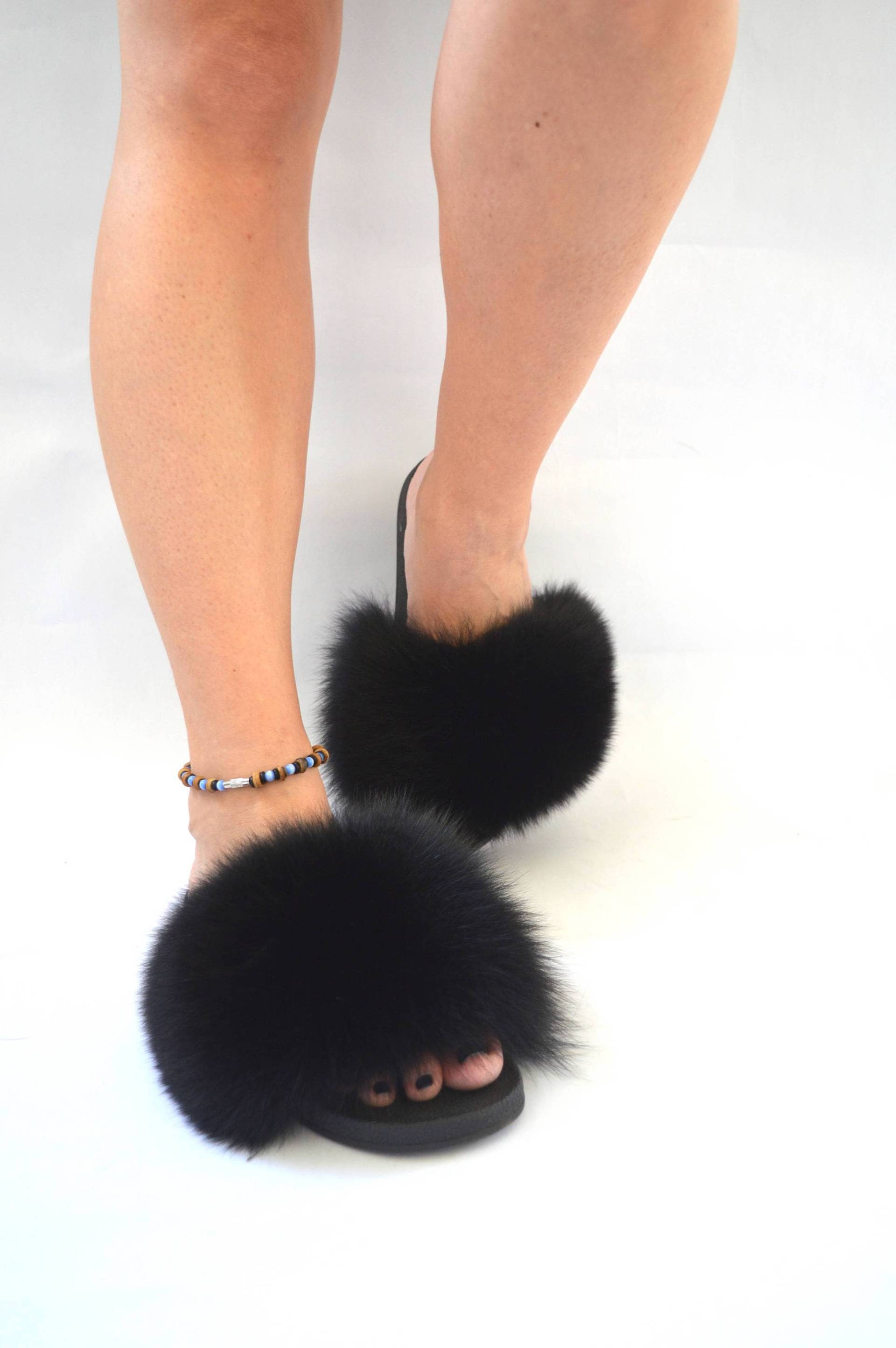 Echte Fuchs Pelz Slider, Schwarze Fuchsfell Slipper, Flauschige Flip Flops, Echte Fell Pantoffeln, Rutschfest Echte Fuchs Pelz Slider, Schwarze Fuchsfell Slipper, Flauschige Flip Flops, Echte Fell Pantoffeln, Rutschfest von BeFur