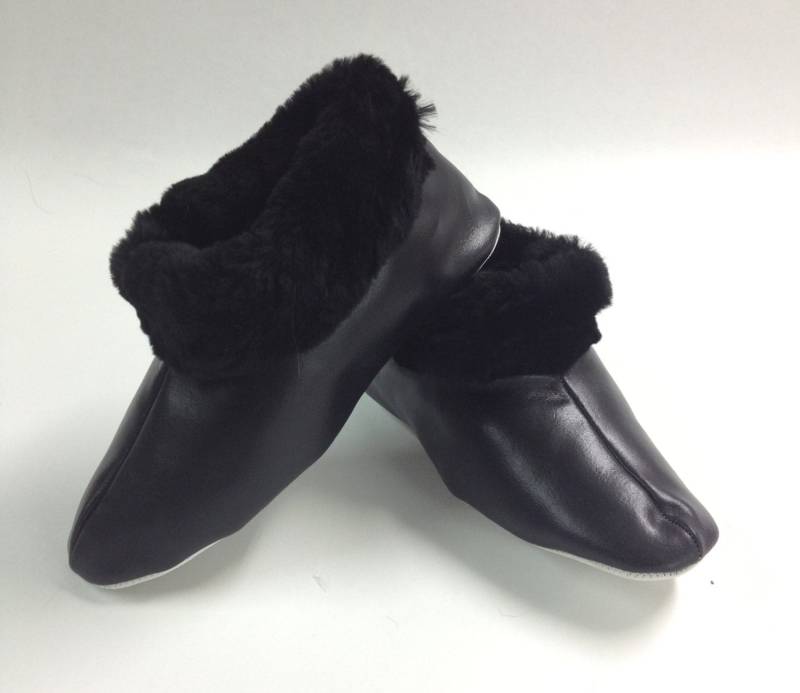 Schwarze Lammfell Hausschuhe Echte Schaffell Pelzschuhe Schwarze Lammfell Hausschuhe Echte Schaffell Pelzschuhe von BeFur