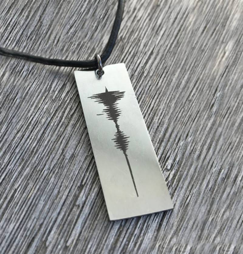 Personalisierte Klangwelle Bar Halskette Herren Anhänger Leder Voice Recording Memorial Geschenk Musiker Herzschlag Sound Wave von BeGenuine