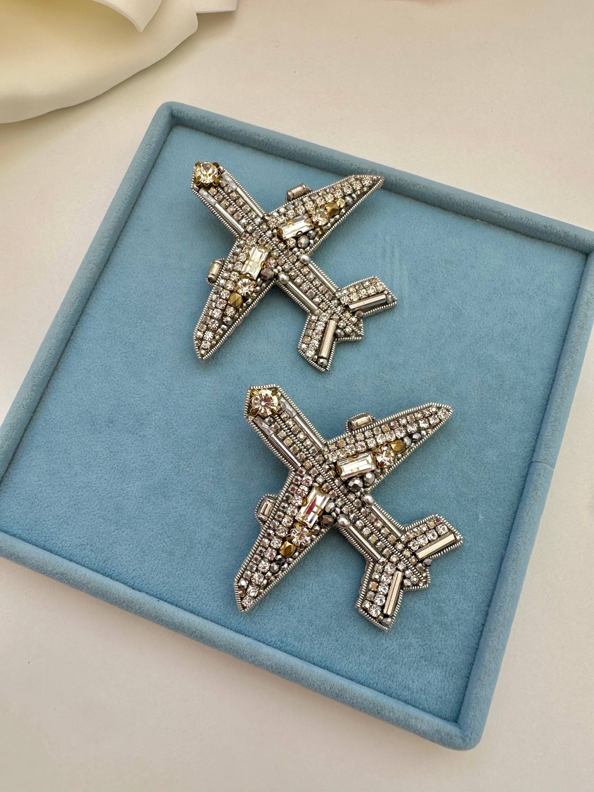 Flugzeug Brosche Reise Geschenk Gestickt Pin Liebhaber Perlen Fliegen Stewardess Reisegeschenk Für Sie Flugzeug Brosche Reise Geschenk Gestickt Pin Liebhaber Perlen Fliegen Stewardess Reisegeschenk Für Sie von BeIaWorld