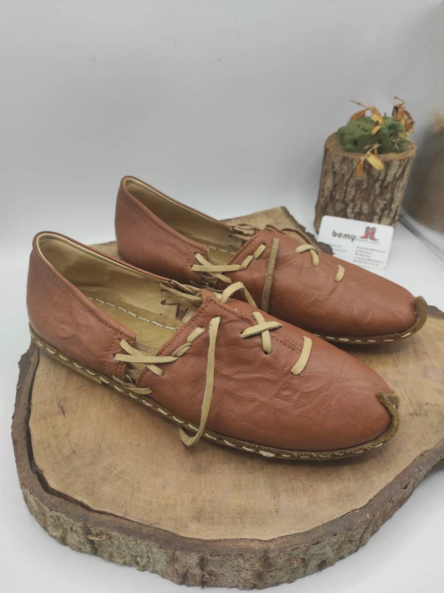 Echtes Leder Hippie Style Herrenschuhe, Loafers Für Ihn, Custom Made, Bequeme Schuhe, Retro Mittelalter Sandalen, Wikinger Schuhe von BeMyBoots