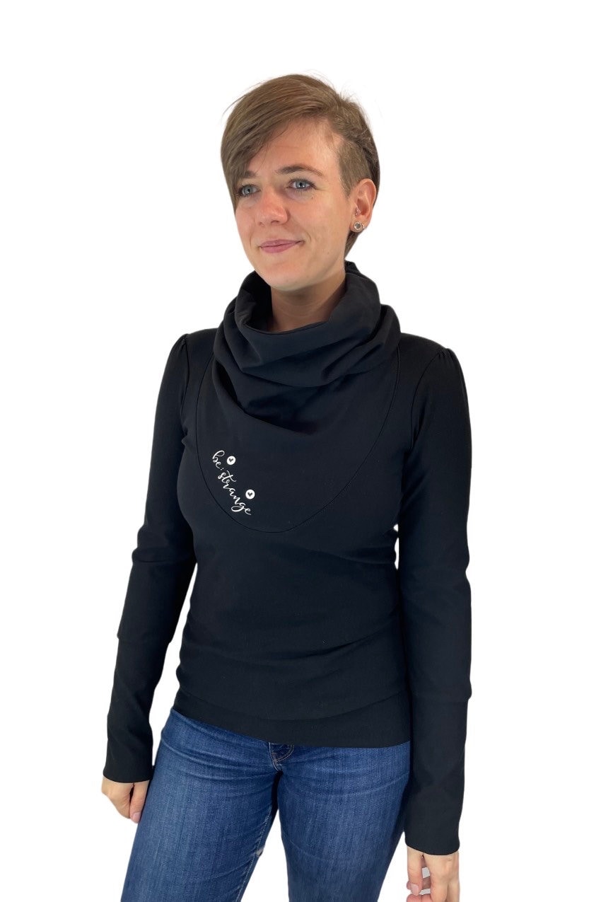 Hoodie „Mika-73", Schwarz , Knöpfe von BeStrangeFashion