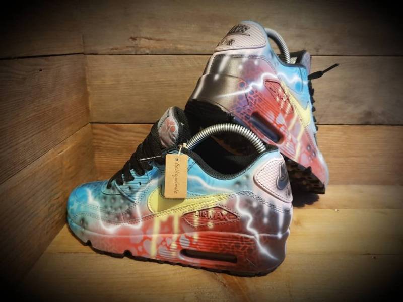 Air Max 90/Turnschuhe/Schuhe/Kicks/Premium/Personalisiert/Rot Blau Graffiti Air Max 90/Turnschuhe/Schuhe/Kicks/Premium/Personalisiert/Rot Blau Graffiti von BeUniqueCreate