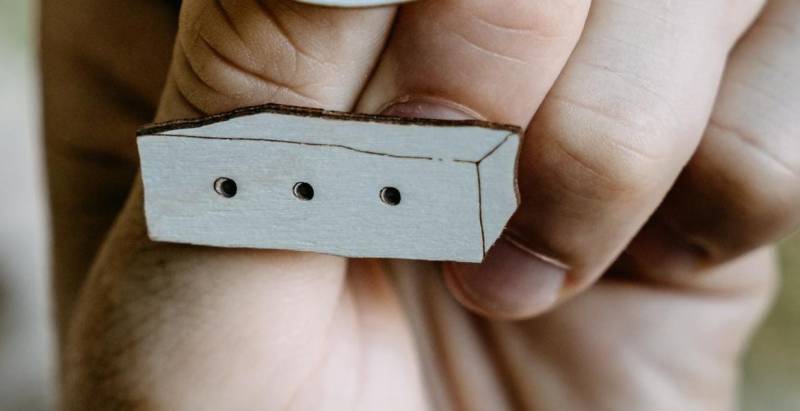 Box For Lamb Brooch - Handmade Little Prince Exupéry Friendship Sheep Original Fairy Tale Pin Book Lover Present Idea von BeWoodenCompany