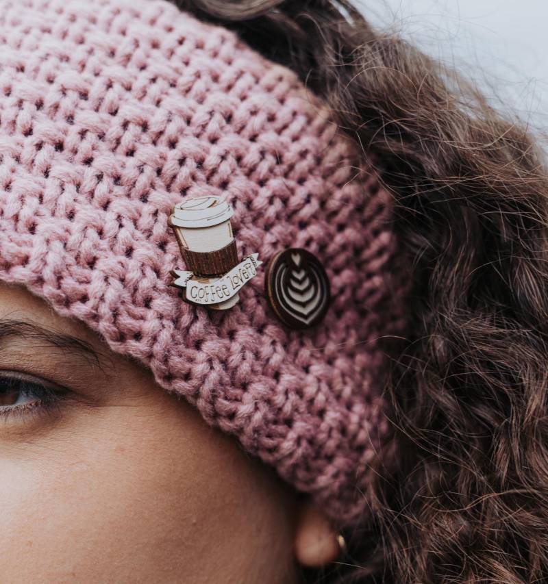 Coffee Wooden Brooch - Handmade Coffee Pin Eco-Friendly Accessory Cup Unique Gift For Lovers Minimalist Jewelry von BeWoodenCompany