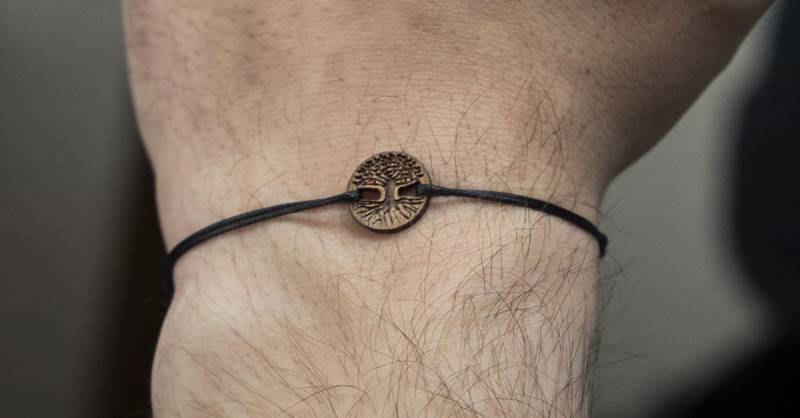 Lifetree Wooden String Bracelet - Adjustable Rope Handmade Boho Symbolic Tree Of Life Jewelry Sustainable Gift von BeWoodenCompany