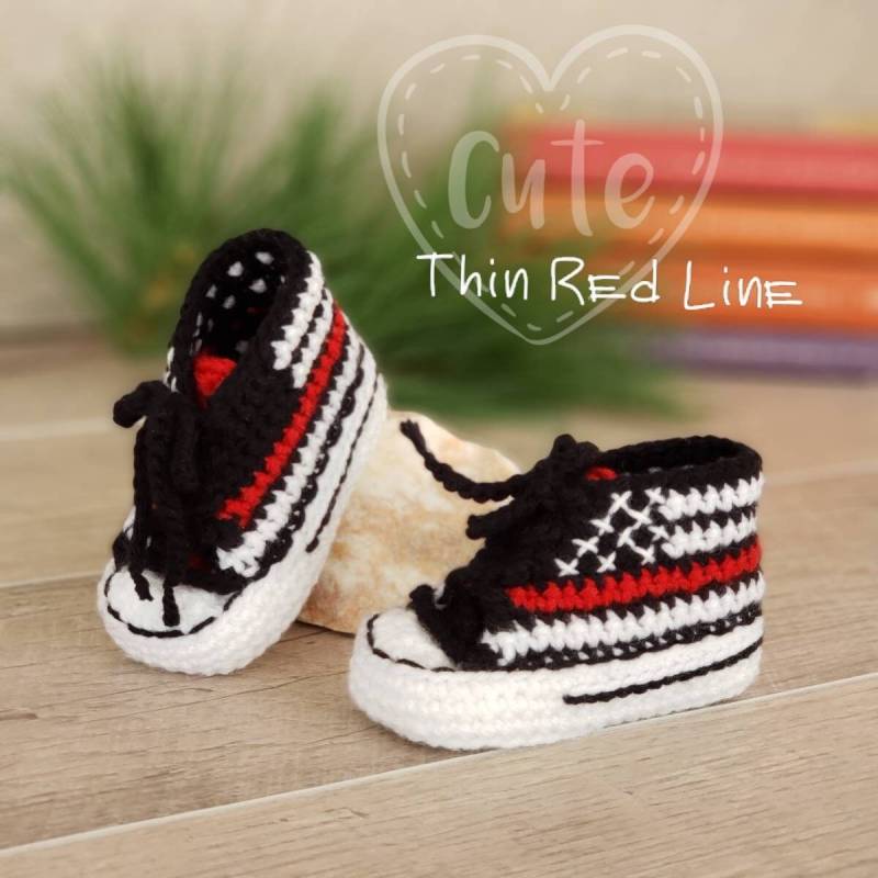 Gehäkelte Feuerwehrmann Baby Booties Dünne Rote Linie Acryl Schuhe von BeYOUtifulworks