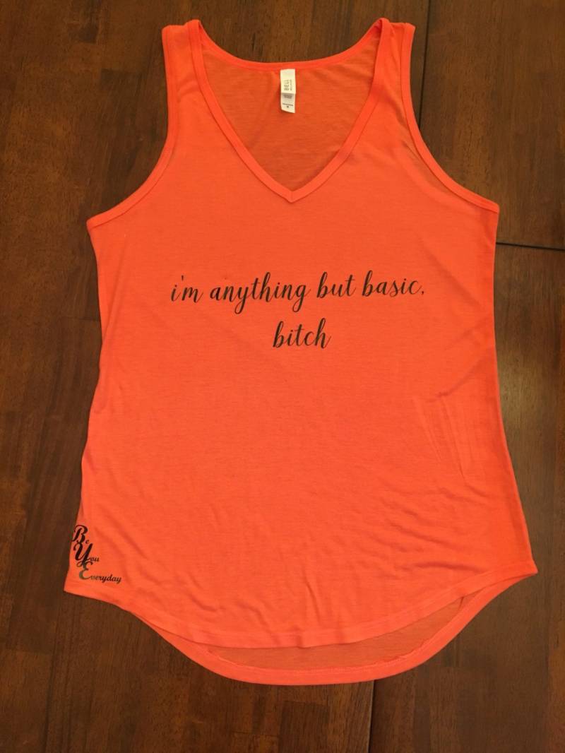 Ich Bin Alles Andere Als Einfach, Hündin Frauen V-Ausschnitt Tank Top, Damen Oberteile, Lustig, Humor, Frech, Workout Kleidung, Kleidung von BeYouEveryday
