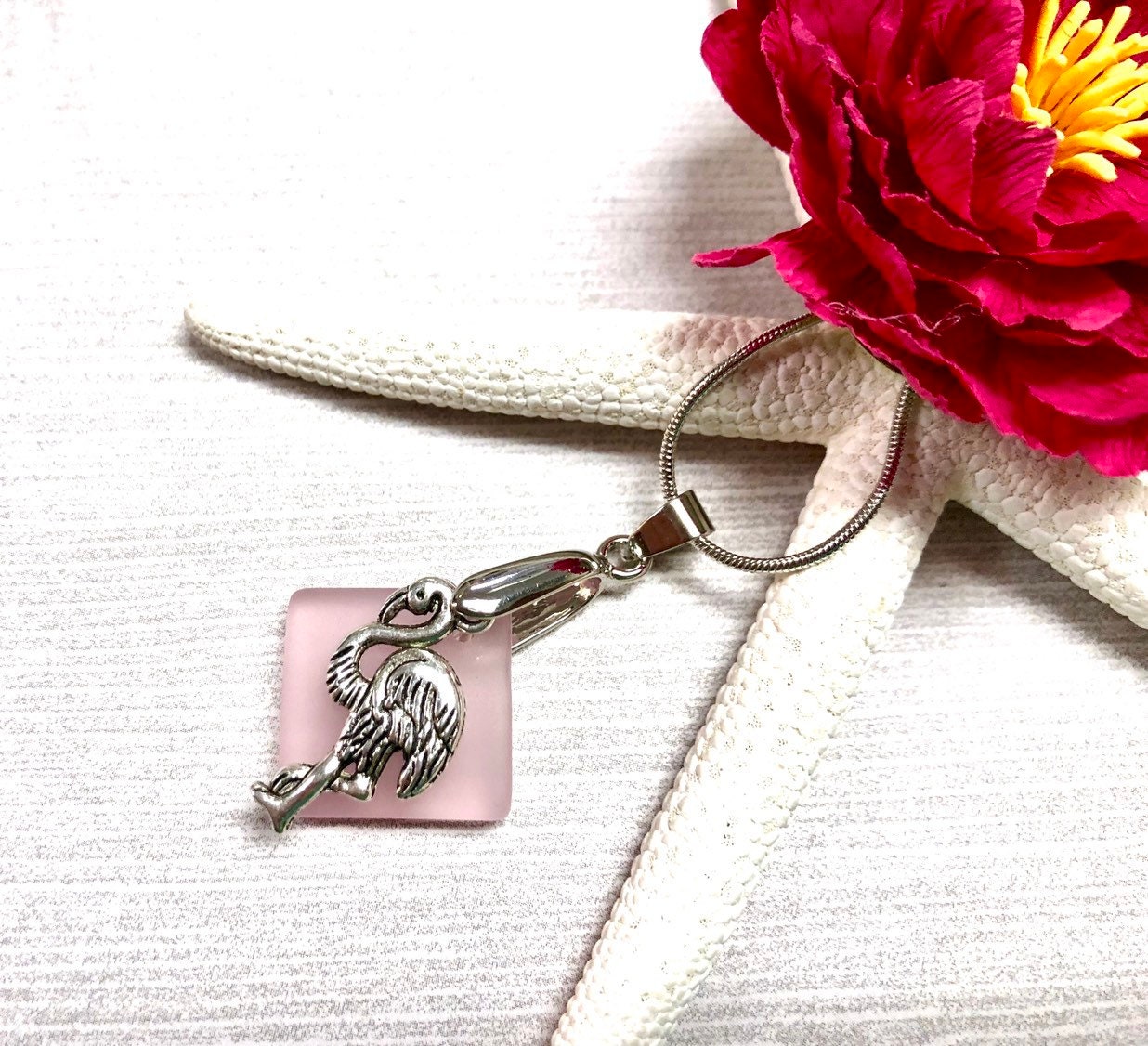 Sea Glass Flamingo Halskette, Pink Glass, Schmuck, Beachy Schmuck von BeachBoutiqueJewels
