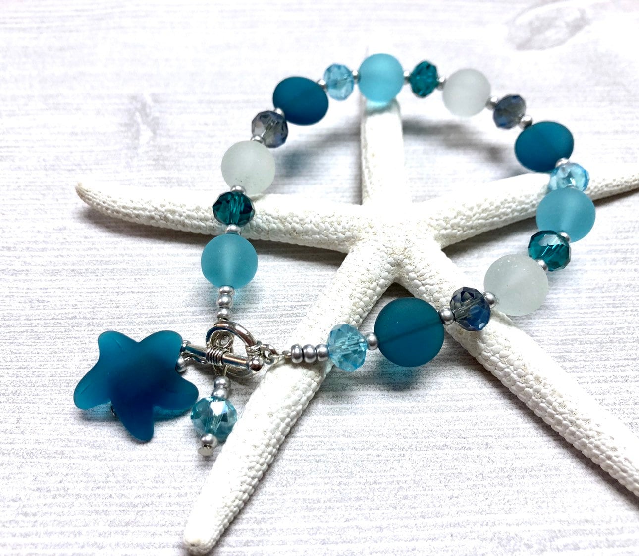 Sea Glass Seestern Armband, Schmuck, Teal Blue Glass, Seeglas Beachy Brautjungfer Geschenk von BeachBoutiqueJewels