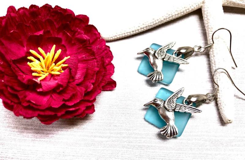 Seeglas Kolibri Ohrringe, Aqua Blau Seeglas, Schmuck, Sommer Schmuck von BeachBoutiqueJewels