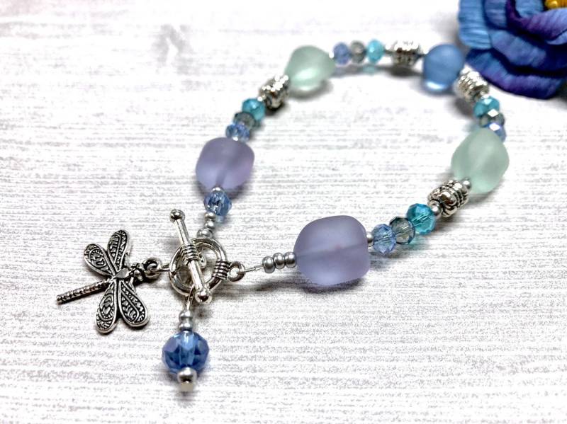 Seeglas Libellen Armband, Blaues Seeglas, Schmuck, Sommer Schmuck von BeachBoutiqueJewels