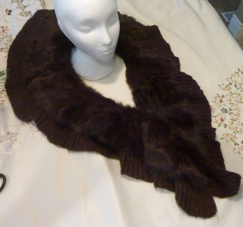 Vintage Kaninchen Pelz Schal - Danier Schokolade Braun Farbigen Kragen Luxuriöses Geschenk Für Diese Besondere Jemand von BeachBreezeBoutique