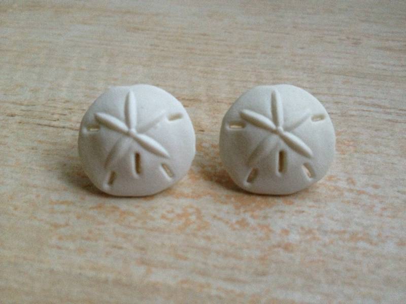 Sand Dollar Ohrringe Strand Schmuck Ozean Küste Surfer Mädchen Meerjungfrau Kostüm Sommer Pool Geburtstag Party Gunst Outdoor Hochzeit von BeachDaisyJewelry