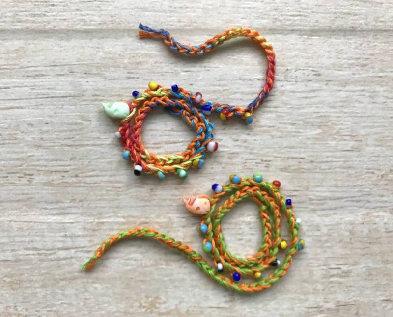 Wal Freundschaftsarmband Gehäkelt Strand Schmuck Natur Ozean Meer Meerjungfrau Sommer Geburtstag Party Gastgeschenk Surfer Mädchen Junge Hippie von BeachDaisyJewelry