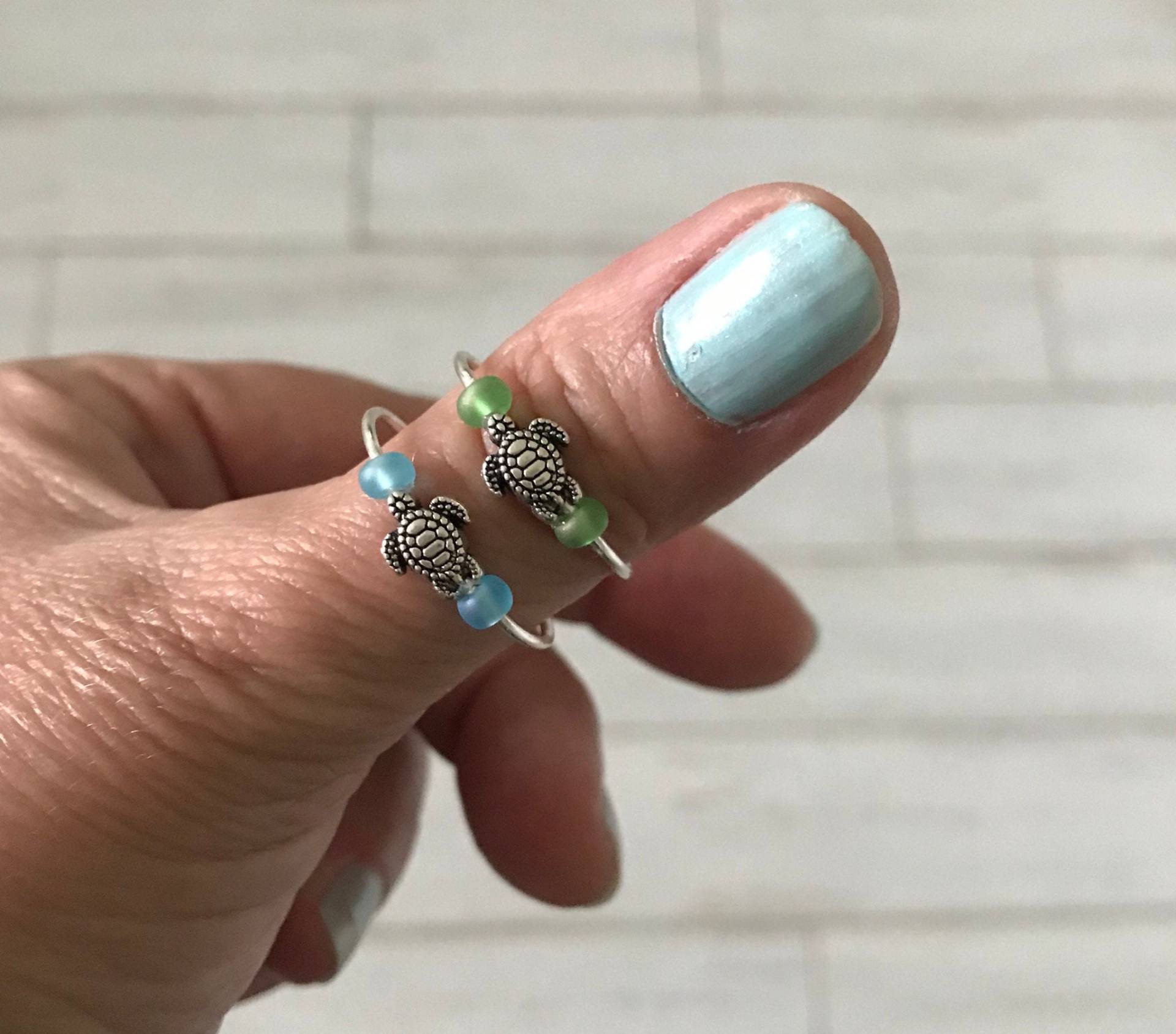 Wasserschildkröte Ring Einstellbare Seeglas Kleine Winzige Honu Ozean Strand Schmuck Surfer Mädchen Mermaid Natur Zehenring Geburtstag Party Favor von BeachDaisyJewelry