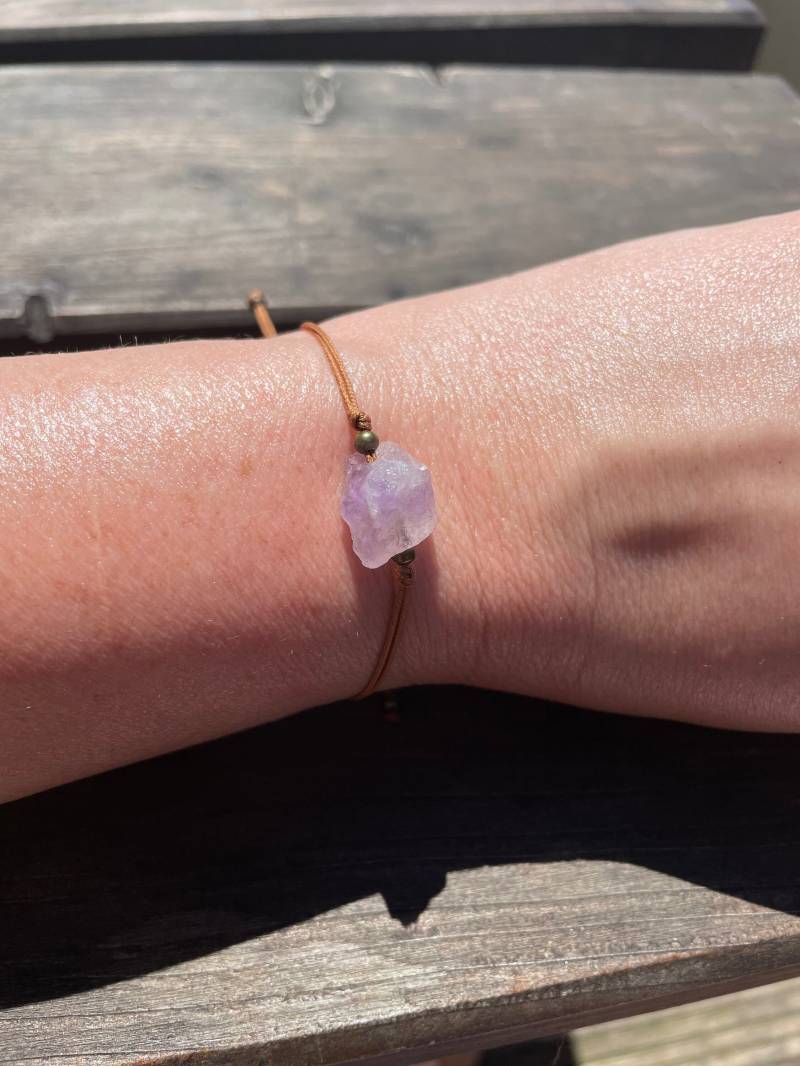 Handgefertigtes Armband Mit Amethyst | Strandmode Yoga-Accessoires von BeachPerfectDE