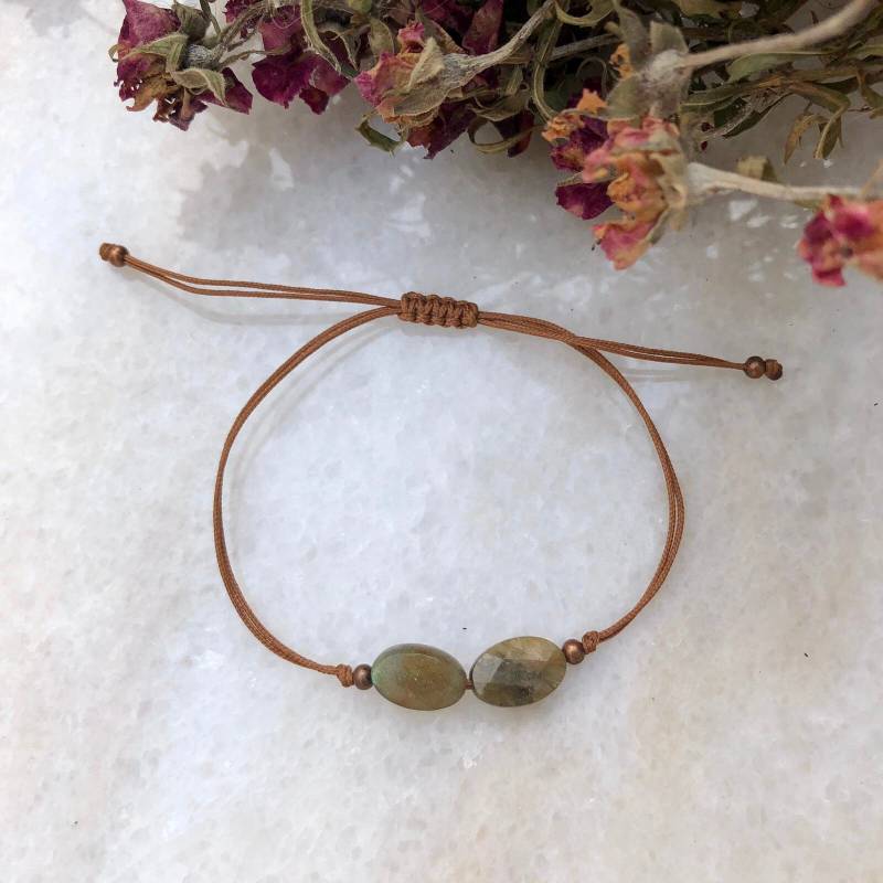 Schnurarmband Mit Labradorite Steinen | Mai Glücksstein Labradorit Schmuck von BeachPerfectDE