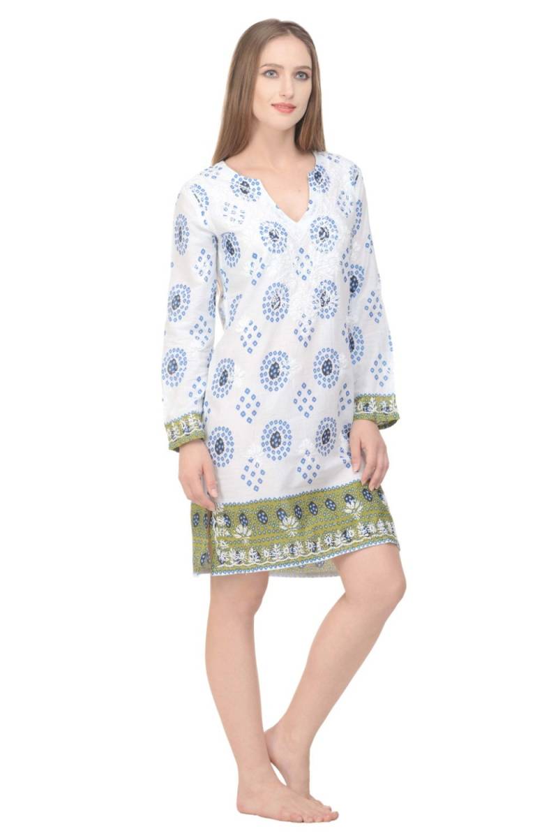 Alexandra Kaftan/Caftan Strandkleid in Blau Und Weiß Druck Mit Weißen Handstickerei von Beachcover