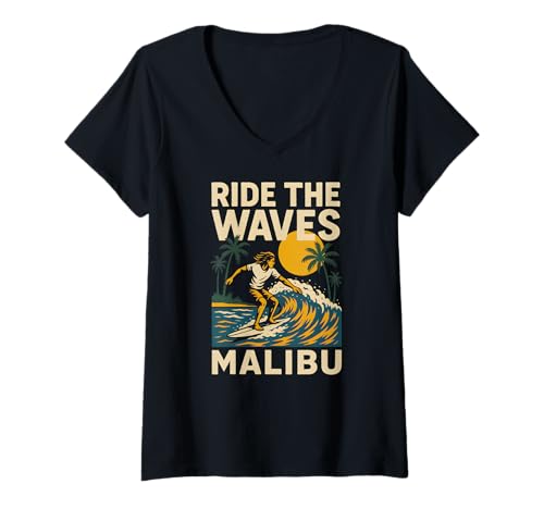 Damen Malibu Ride The Waves Retro Herren Surfs Up Skateboarding T-Shirt mit V-Ausschnitt von Beachy Vibes Malibu Surfs Up Skateboarding Wear